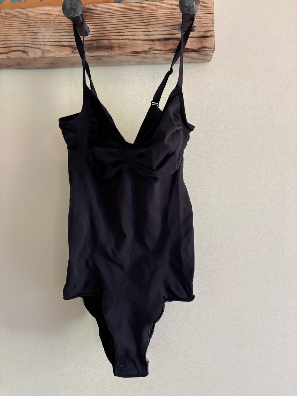 71.) NWOT / SKIMS / Black Sculpting Full Bottom Bodysuit - Picture 4 of 6
